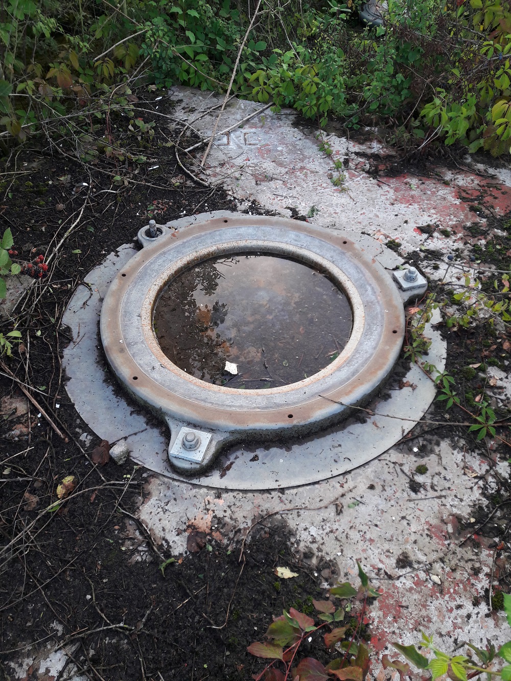 Nom�ny ancienne base d'antenne